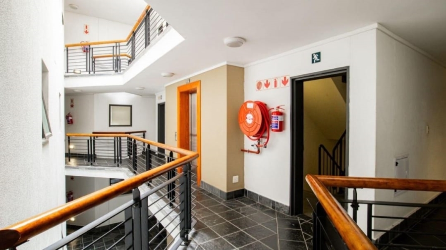 To Let 1 Bedroom Property for Rent in Wynberg Upper Western Cape